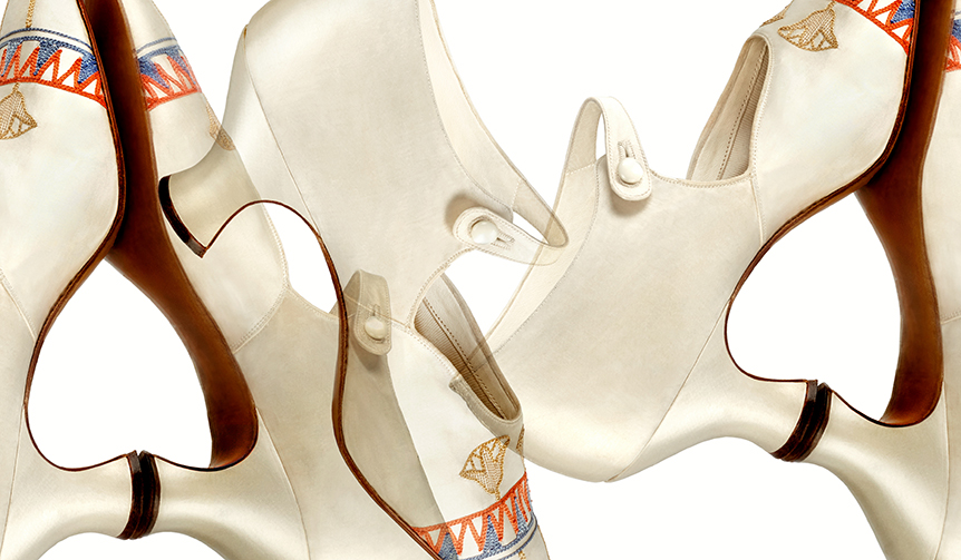 バリー 100年の歴史を100足が物語る、世界初エキシビション開催｜BALLY ギャラリー