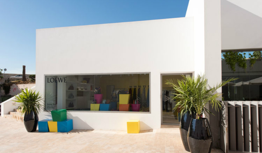 ロエベが「イビザ サマーショップ」をスペインに期間限定オープン｜LOEWE ギャラリー