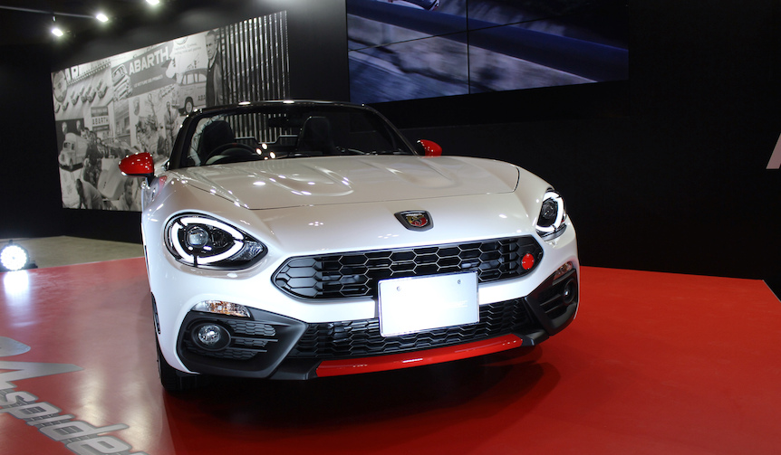 日本とイタリアがタッグを組んだ「アバルト124スパイダー」ついに登場｜Abarth ギャラリー