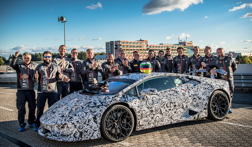 ウラカンがニュル最速の6分52秒01を記録｜Lamborghini ギャラリー