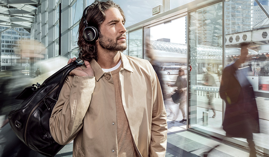 AKG初のBluetooth対応ノイズキャンセリングヘッドホン｜AKG ギャラリー