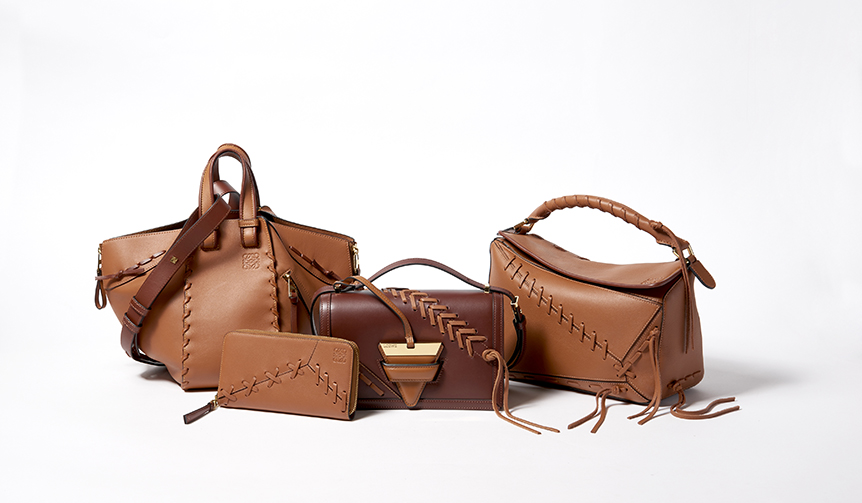 編み込みが特徴的なロエベ「LACE COLLECTION」｜LOEWE ギャラリー