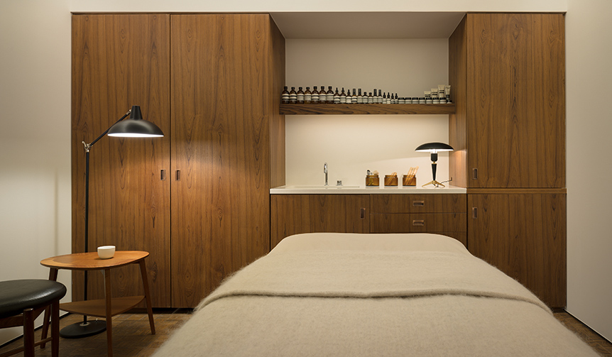 肌に合わせたメニューを提案する「イソップ フェイシャルトリートメント」｜Aēsop ギャラリー