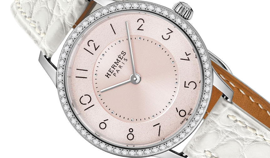 ブラックとマグノリアで異なる表情を醸す 「スリム ドゥ エルメス」の2017年新作 ｜ HERMÈS ギャラリー