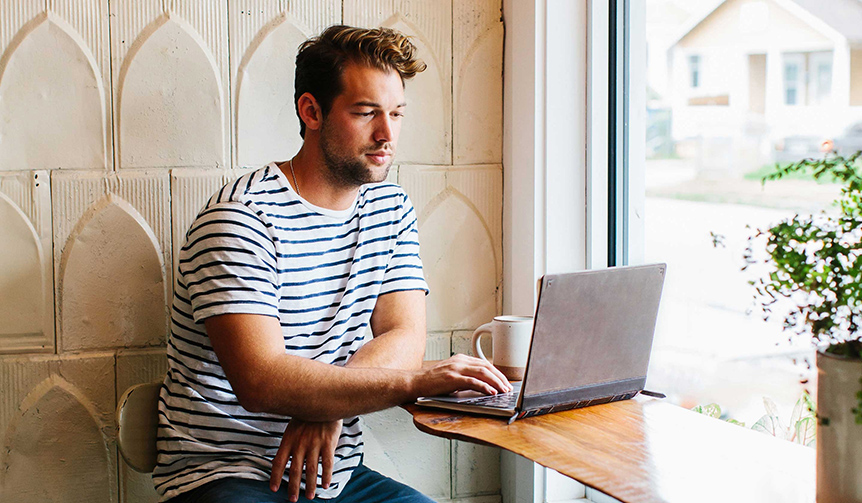 洋書のようなデザイン。個性的なMacBook用インナーケース｜Twelve South ギャラリー