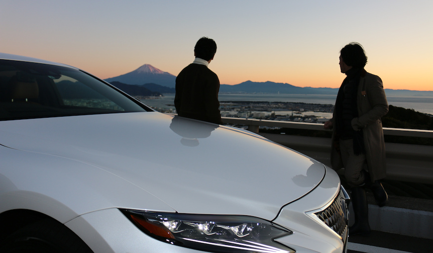 一通のインビテーションから始まったLEXUS LSの「本能」をめぐる旅｜Lexus ギャラリー