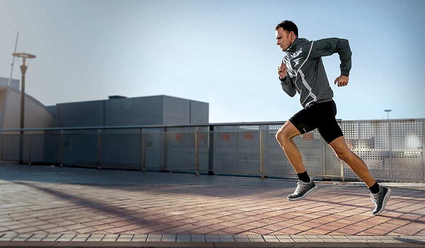 激しい動きにも外れにくく、防水機能に対応したイヤホン 「ENDURANCE RUN」新発売｜JBL　ギャラリー