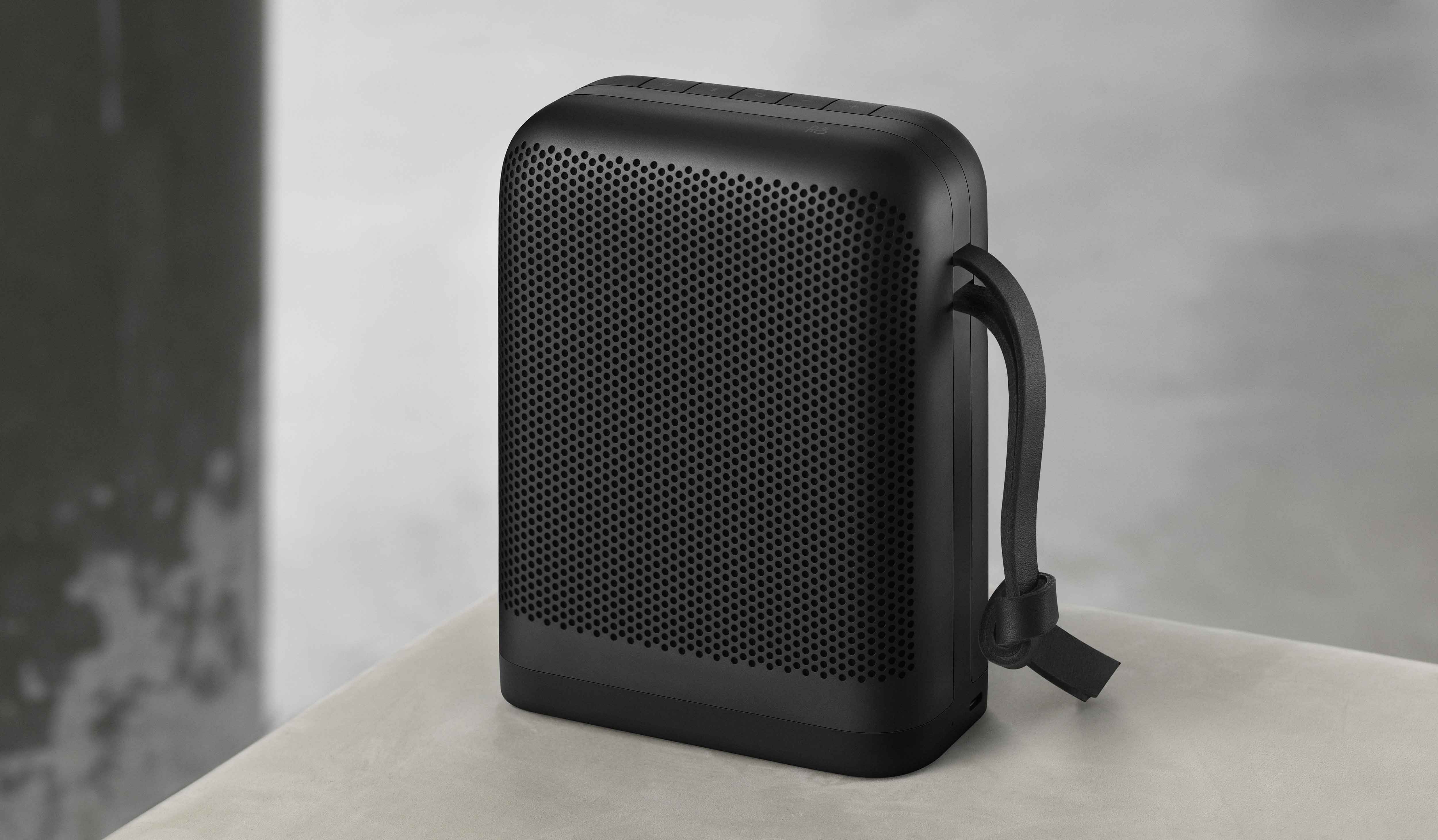 力強いサウンドを持ち運ぶ。バング＆オルフセン「BEOPLAY P6」｜Bang & Olufsen　ギャラリー