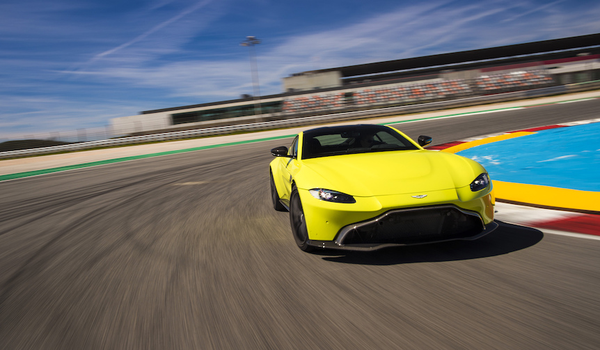 新型アストンマーティン ヴァンテージに試乗｜Aston Martin ギャラリー