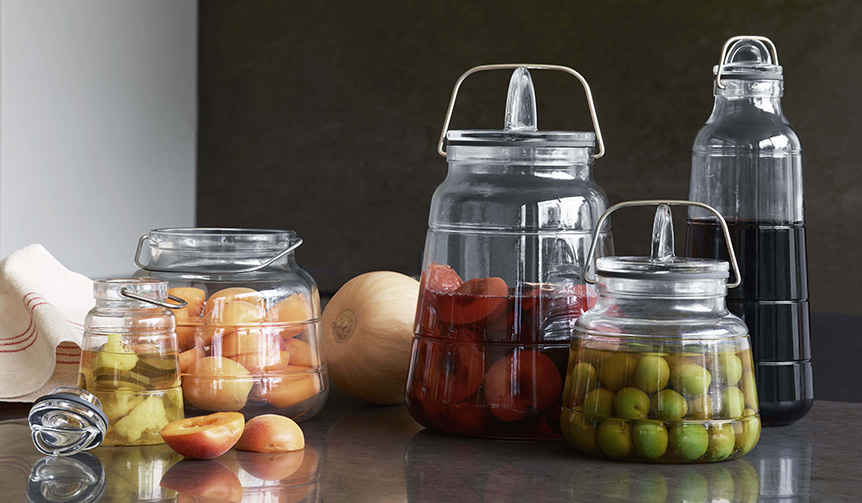 名作として知られる実用的なガラス瓶「スカーラ」が現代版に｜HOLME  GAARD ギャラリー