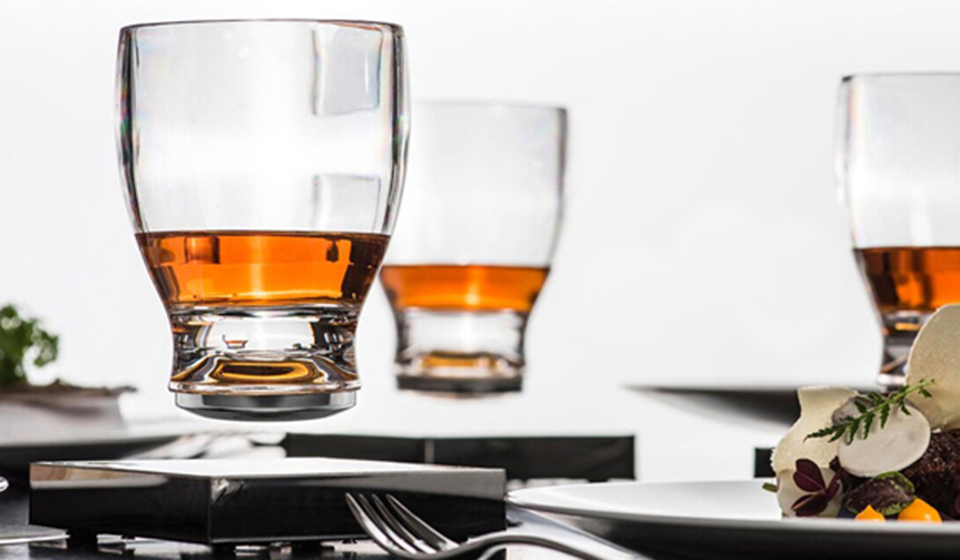 ん？　世界初の宙に浮く魔法のグラス「LEVITATING CUP」ってナニ!?｜Cross Media Japan　ギャラリー