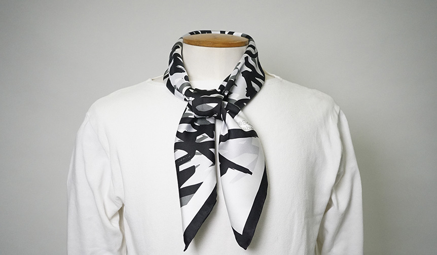 シルクを知り尽くしたネクタイメーカーが、スカーフブランドをスタート｜crabat ギャラリー