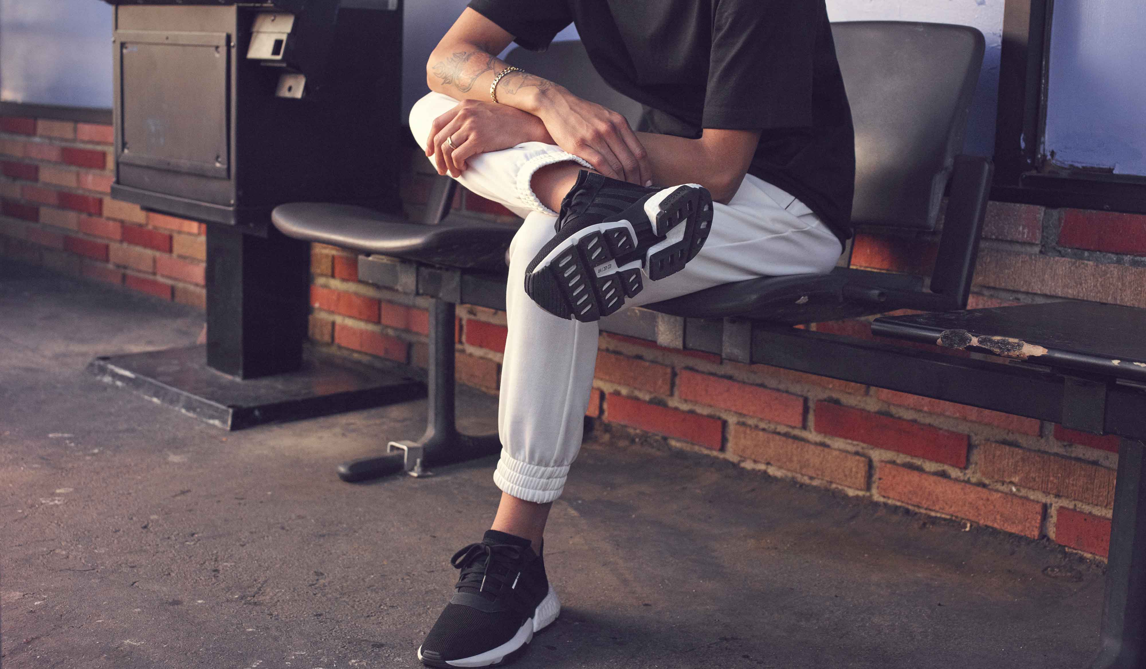 アディダス オリジナルスの最新シルエット「P.O.D.System」にニューカラーがラインナップ｜adidas　ギャラリー