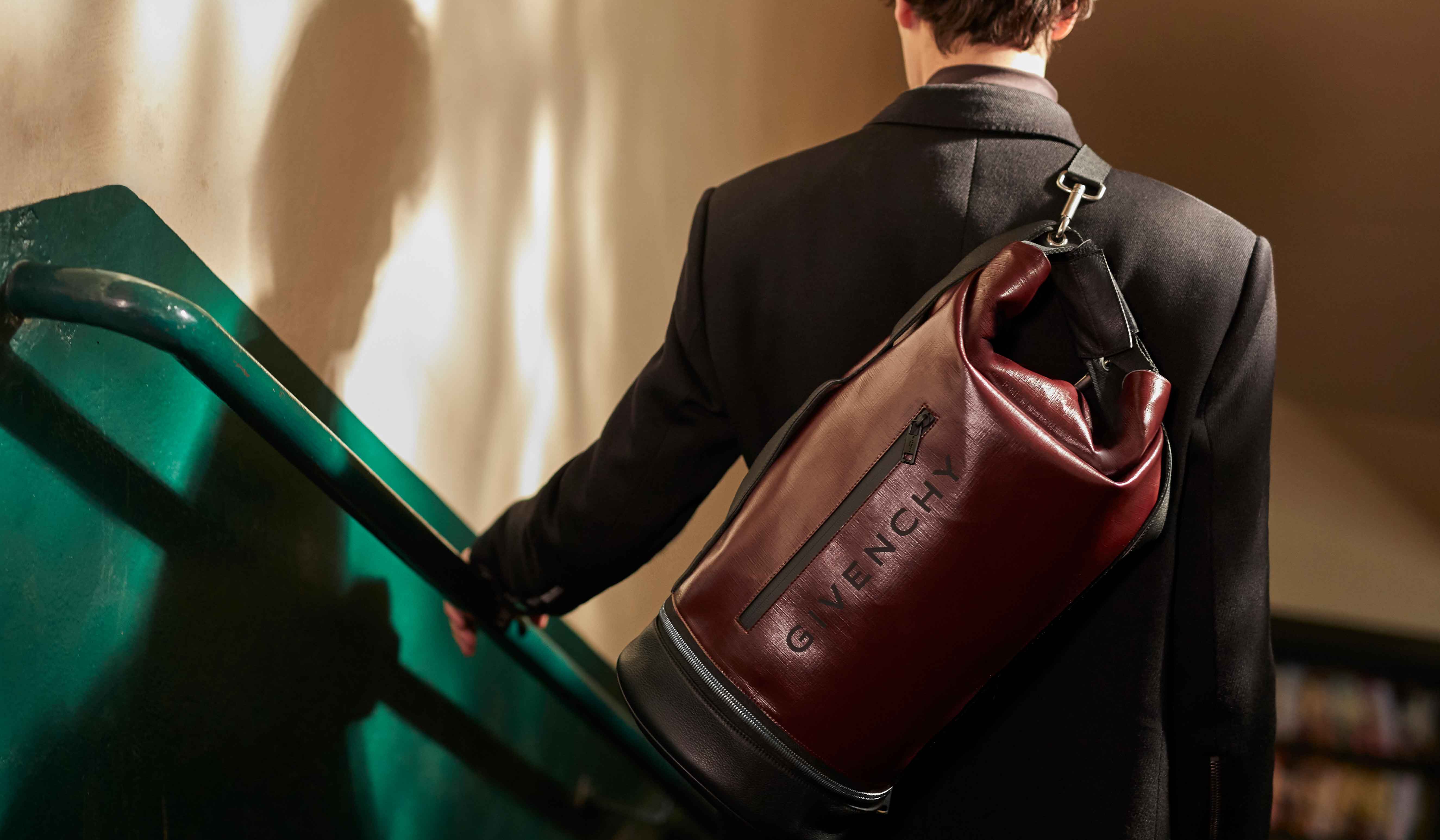 ジバンシィの新作「JAW」バッグが登場｜GIVENCHY　ギャラリー