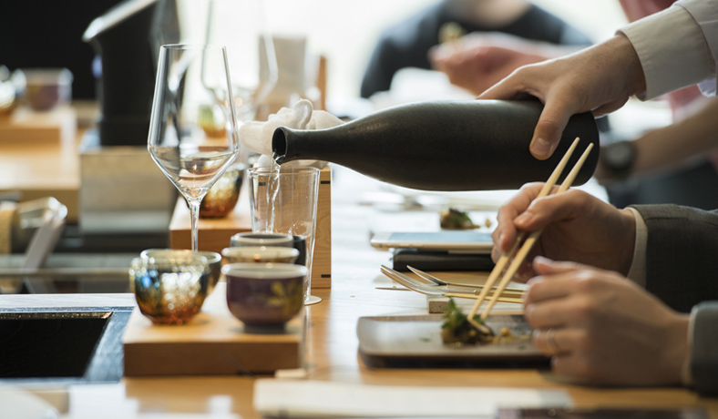 「酒づくりの神様」と「美食のまち」を堪能する「Saketronomy(サケトロノミー)開催｜LOUNGE ギャラリー