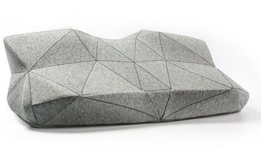 内蔵スピーカーと人間工学による52面体で、深いやすらぎをもたらす枕「PILO」｜GLOTURE ギャラリー