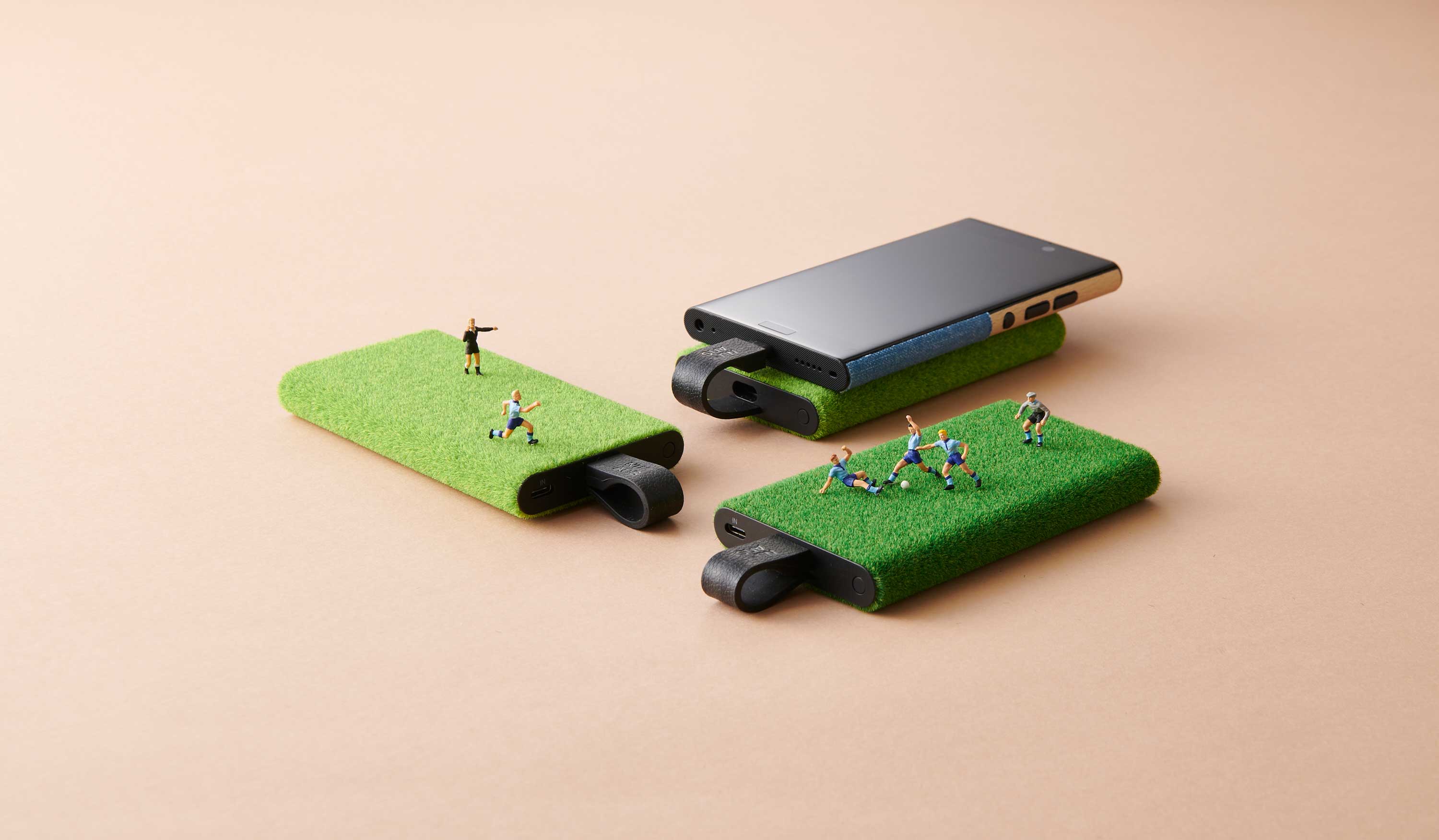 「TAGPLATE」のコラボモデルが“芝の日”から販売｜NuAns × Shibaful　ギャラリー