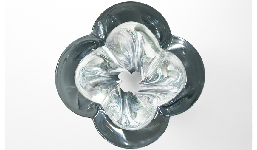 吉岡徳仁氏が、ルイ・ヴィトンより新作「Blossom Vase」を発表｜LOUIS VUITTON　ギャラリー