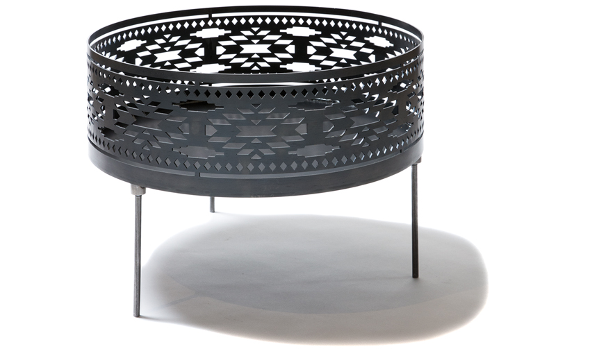 「Sanzoku Mountain」に別注にしたプリミティブな焚火台｜ Nicetime Mountain Gallery　ギャラリー