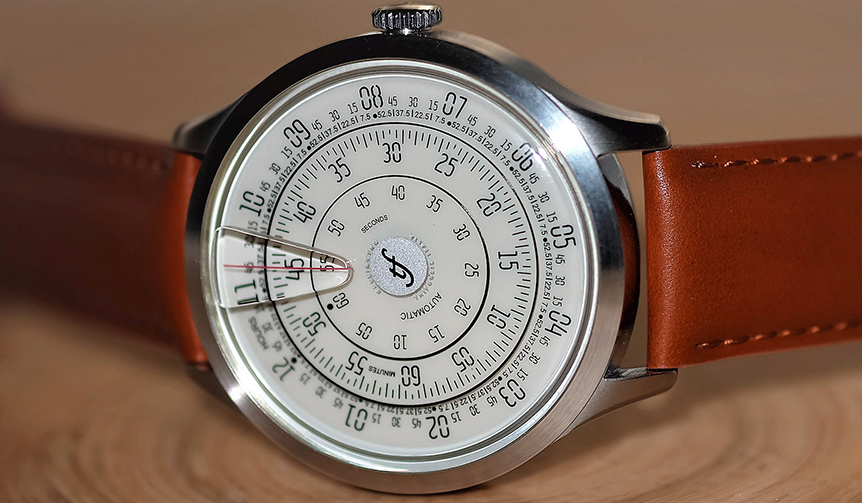 文字盤が回転して時を刻むイタリアの機械式腕時計「ミリメトロ」｜Trifoglio Italia ギャラリー