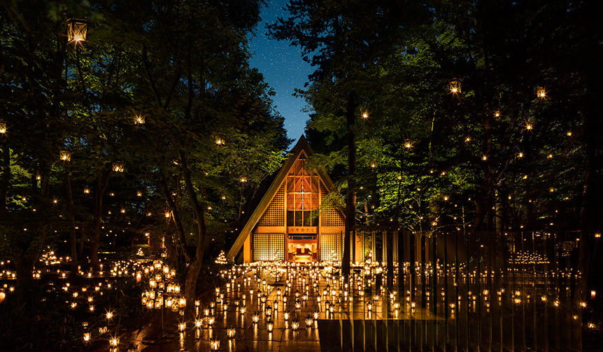 軽井沢高原教会でランタンの灯りに包まれる「サマーキャンドルナイト」開催｜TRAVEL ギャラリー