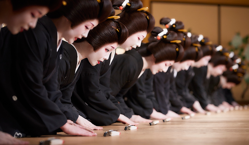 華やかな芸者衆の踊りと食の競演を楽しむ「東をどり」が今年も開催｜FEATURES ギャラリー