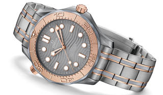 初号機と同素材を用いた「シーマスター ダイバー300M」の限定モデル｜OMEGA ギャラリー