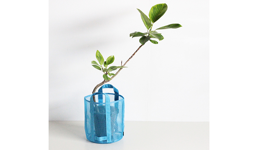 「TEMBEA」別注のナイロン製鉢カバー。メッシュ素材は植物の管理に最適｜Araheam ギャラリー