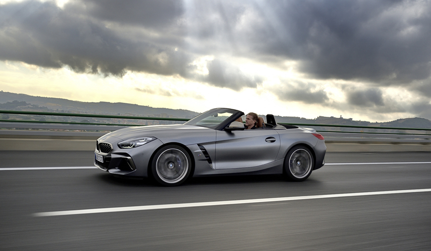 BMWの最新オープン2シーター、新型「Z4」に試乗｜BMW ギャラリー