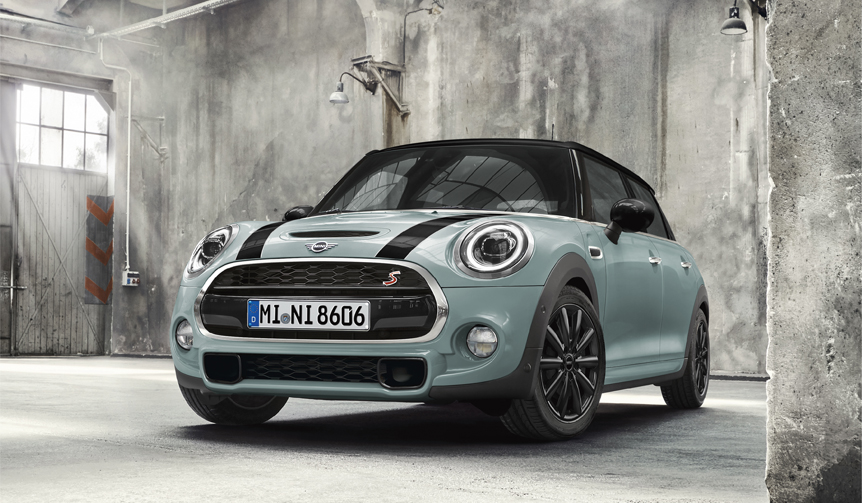 レトロモダンなアイスブルーを纏ったMINIの限定車｜Mini ギャラリー