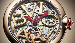 女性向けには珍しいオープンワークデザインを大胆に施した「ルチェア スケルトン」｜BVLGARI　ギャラリー