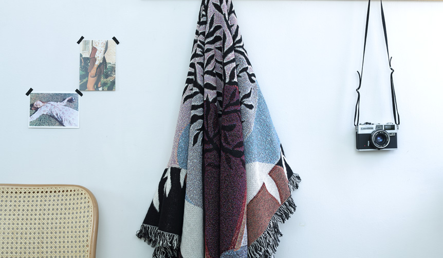 ジャガード織りで具現化したハイブリッドなブランケット｜forget me not ギャラリー