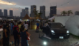 ポルシェが70周年を記念し、真夏の豊洲でグラマラスキャンピング