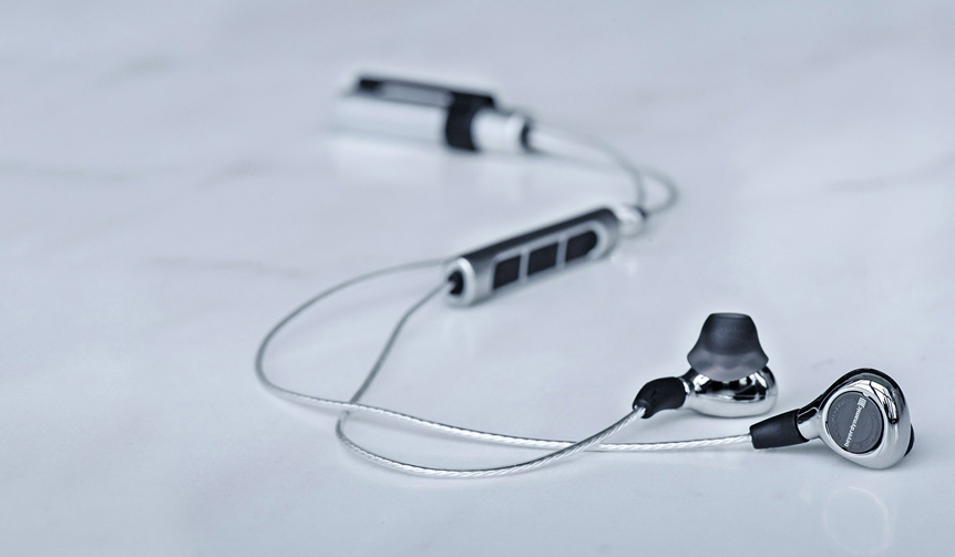 ジュエリーのような美しさをもつワイヤレスイヤホン「XELENTO WIRELESS JP」|DESIGN