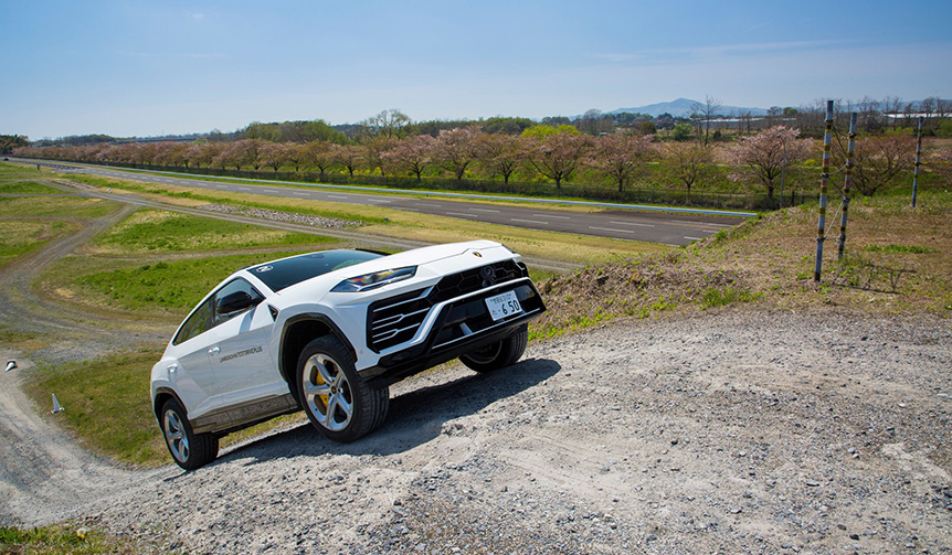 ランボルギーニ ウルスにオフロードで試乗｜Lamborghini ギャラリー