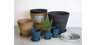 自然環境に近い状態を植物に。給水システムを採用したプランターに新色｜amabro