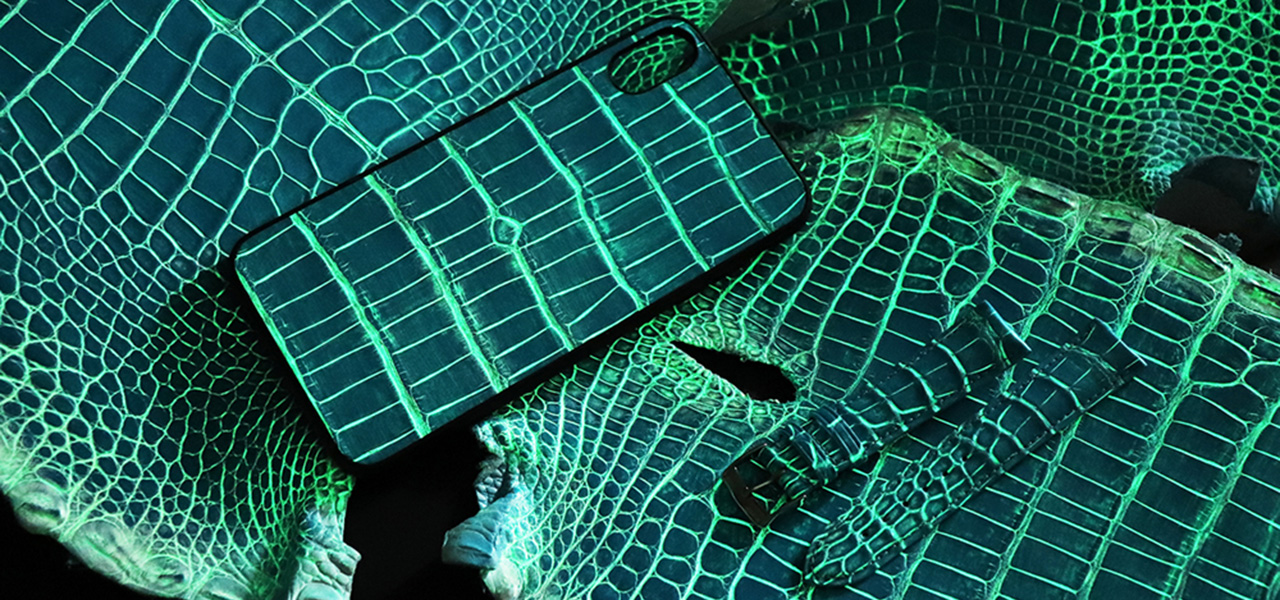 ジャン・ルソーが開発した、暗闇で光るアリゲーターレザー|JEAN ROUSSEAU