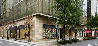 イタリア発のカジュアルウェアブランド「リプレイ」をフォーカスするポップアップ開催｜BARNEYS NEW YORK