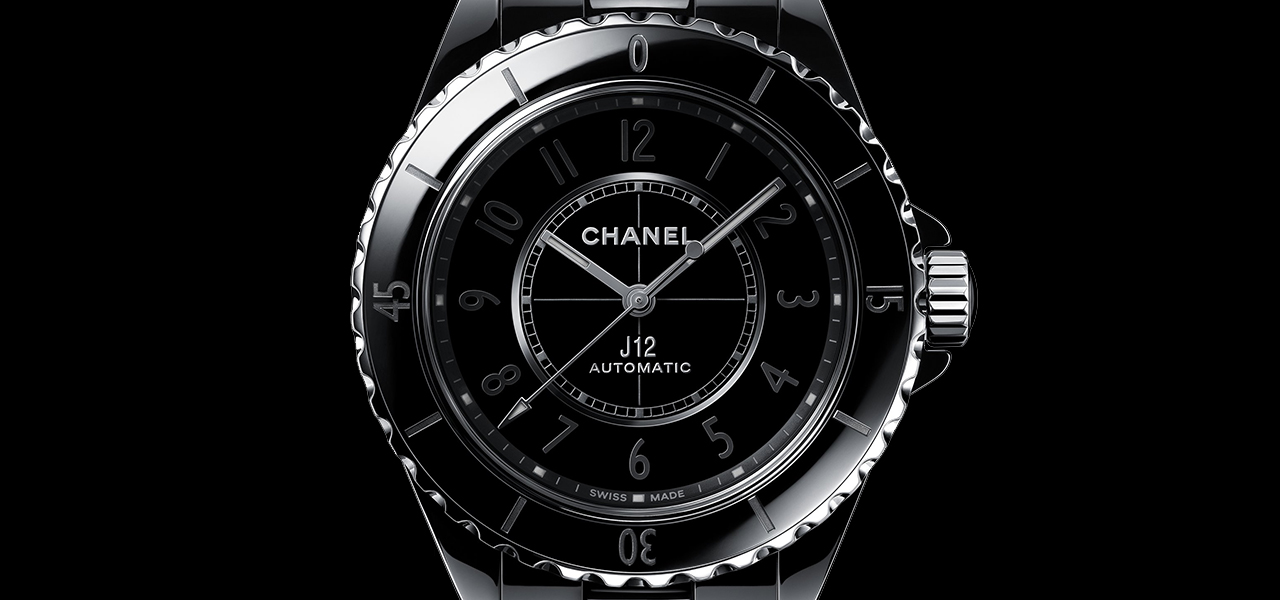 シャネルのシグネチャーカラーを纏った「J12 ファントム」|CHANEL