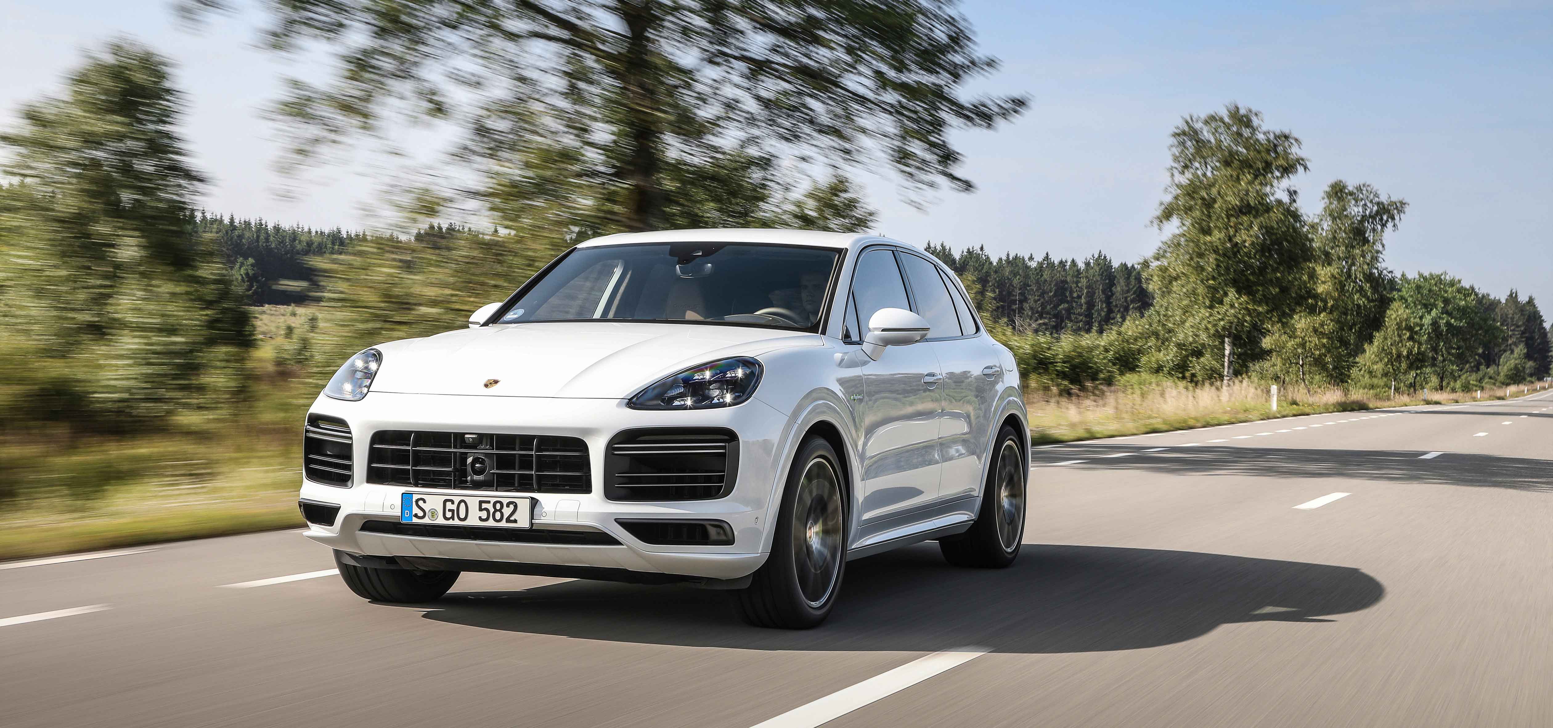 史上最強となるポルシェ カイエンの予約受注を開始|Porsche