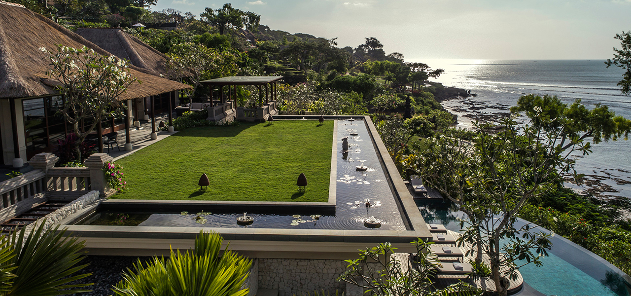 お好みはどちら？　ビーチと森、ふたつのフォーシーズンズを旅する｜TRAVEL