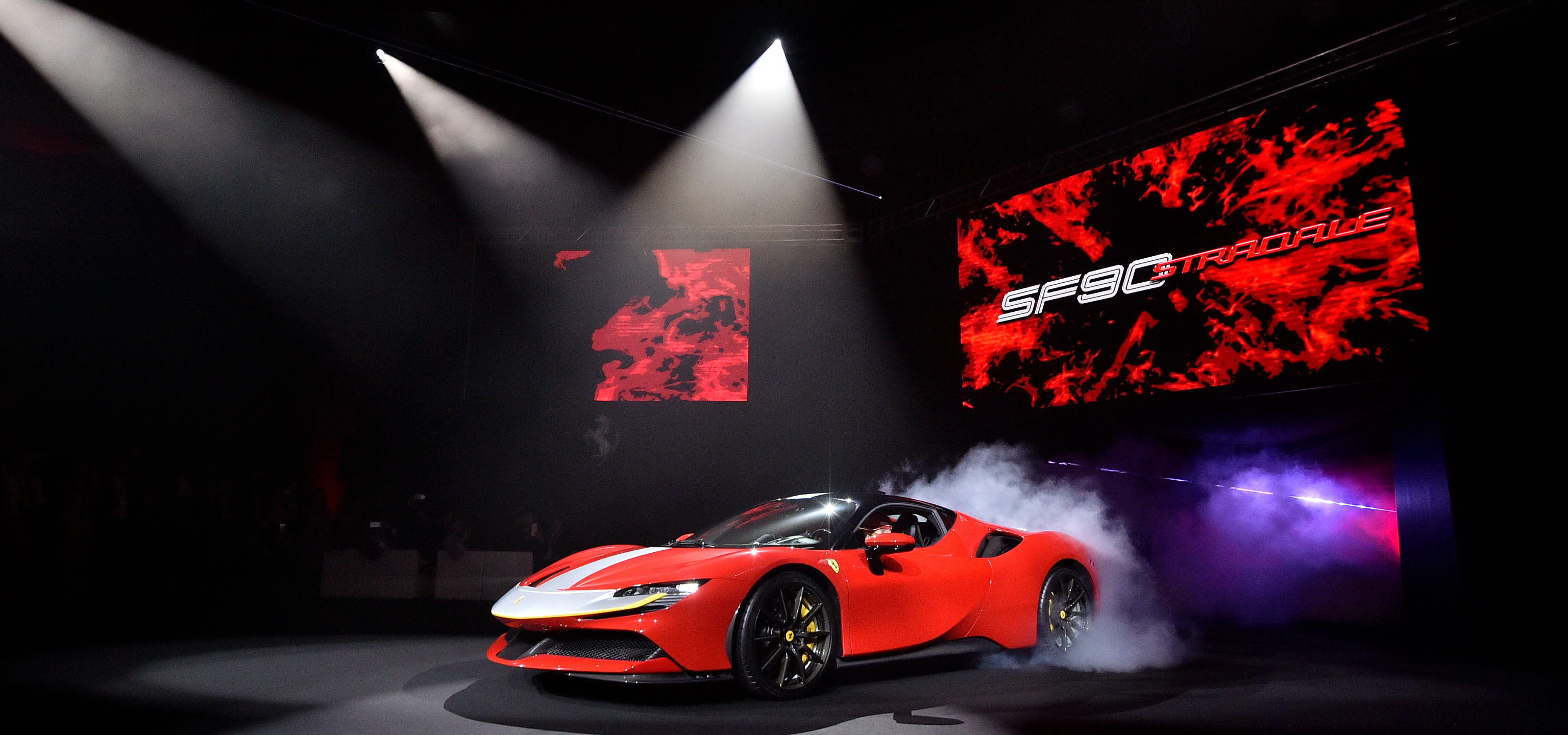 スクーデリアフェラーリ90周年を記念するフェラーリ史上最強のモデル「SF90 ストラダーレ」日本上陸｜ Ferrari