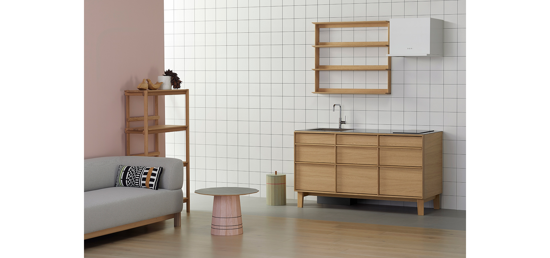 カリモク家具のブランド・KNSと共同開発した家具調キッチンが誕生｜sanwa company