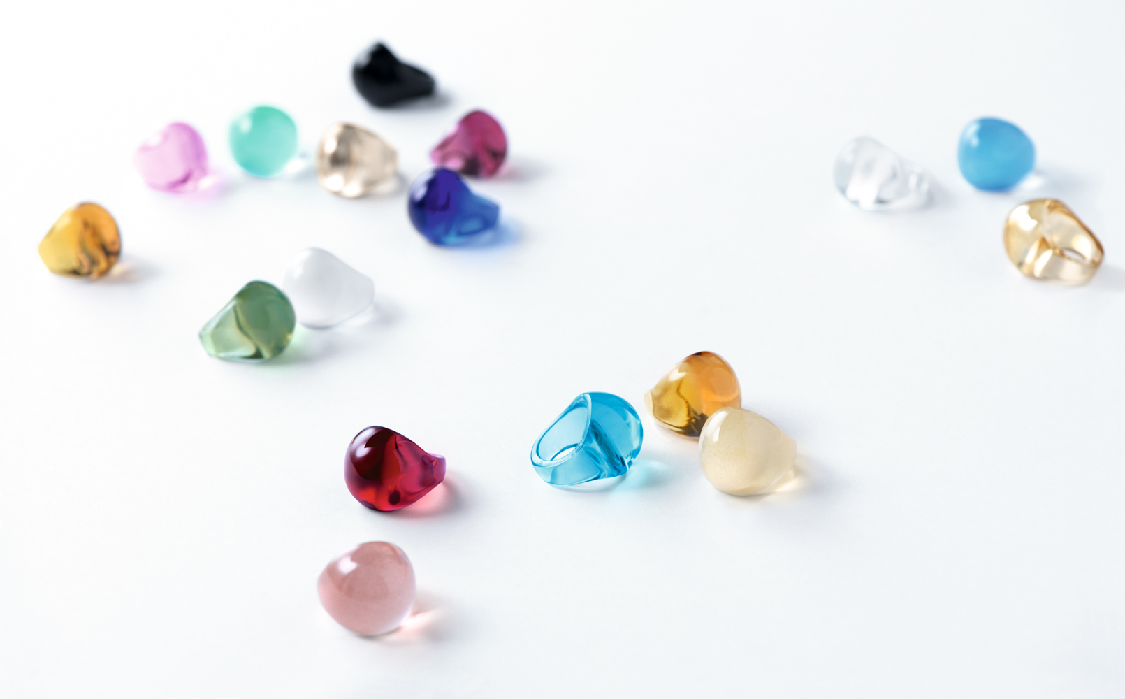 ラリック「カボションリング」に新色ディープグリーンが登場｜LALIQUE