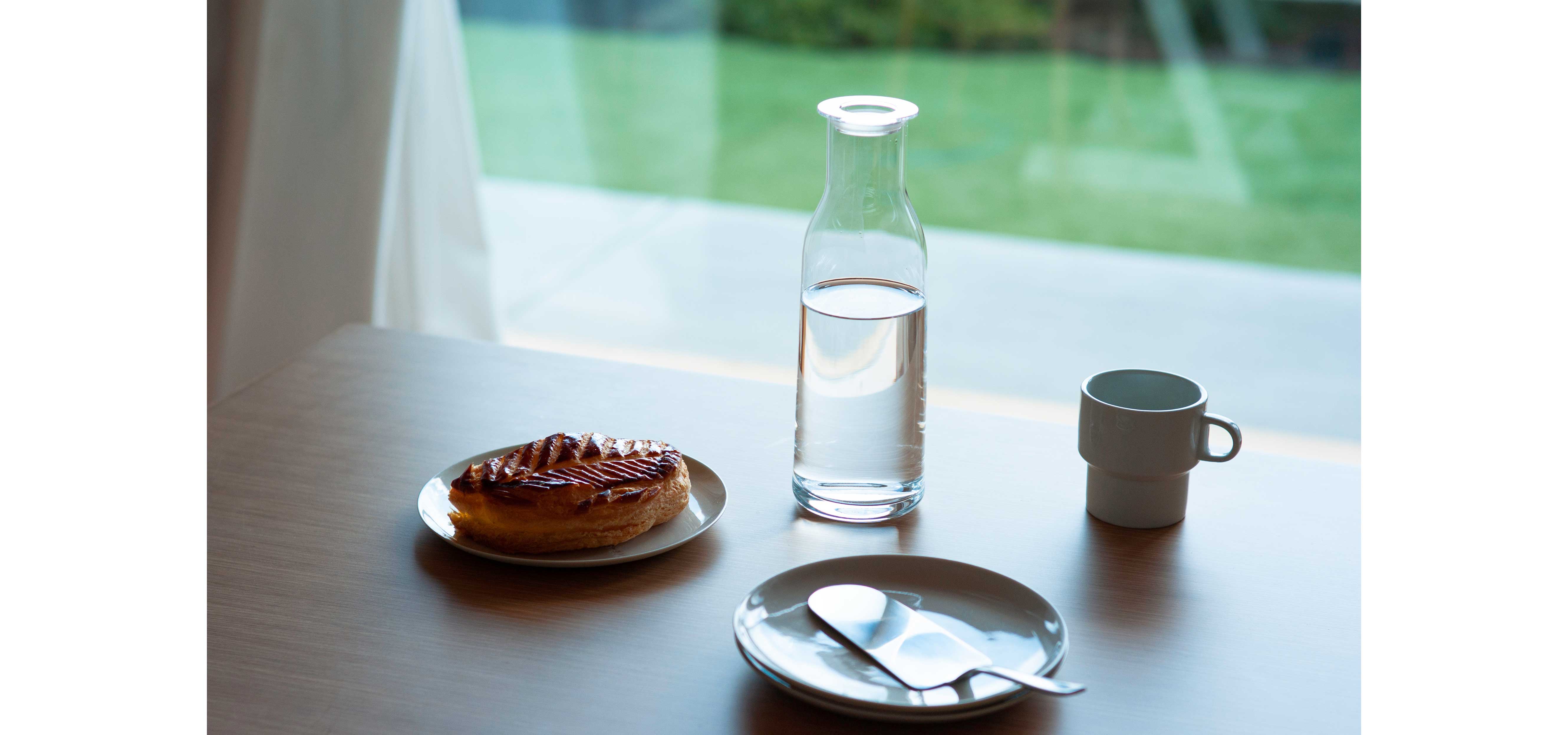 美しくミニマルなデザインのガラスボトル「MINIMA」 | HOLMEGAARD