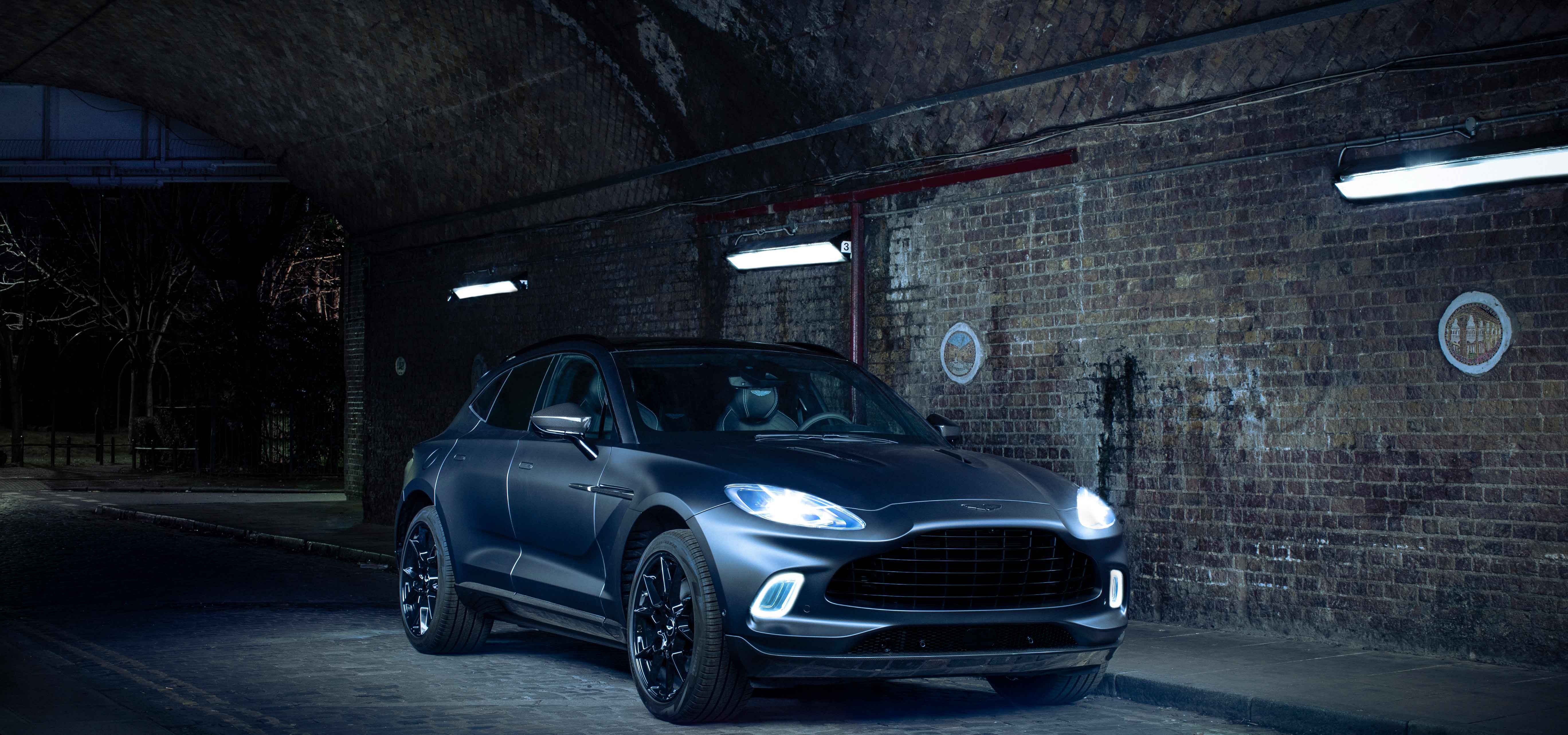 アストンマーティン、「Q by Aston Martin」がカスタマイズしたDBXをワールドプレミア|Aston Martin