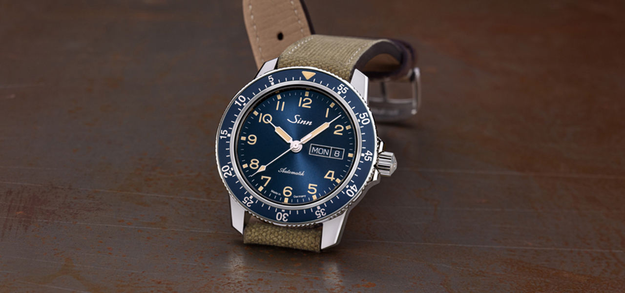 ダークブルー×アイボリーの配色が魅力の新作パイロットウオッチ｜Sinn
