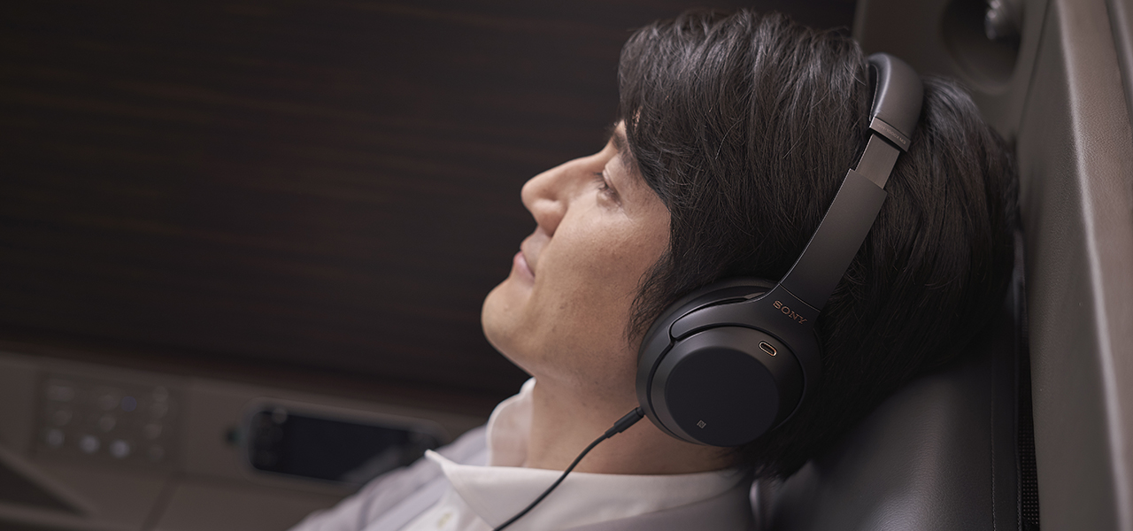 ANA国際線ファーストクラスでソニーのノイズキャンセリングヘッドホン「WH-1000XM3」が採用｜SONY