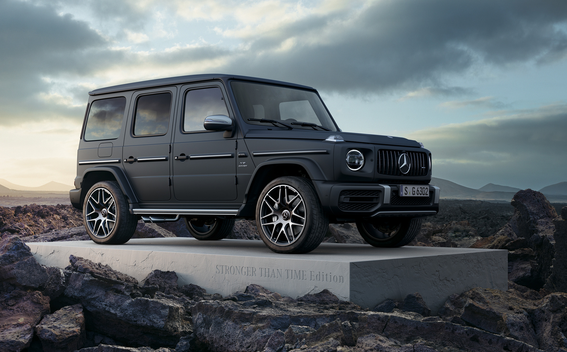 AMG G63にシルバーアクセントでシックな雰囲気を演出した特別仕様車が登場| Mercedes Benz