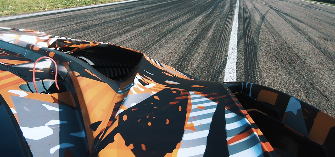 ランボルギーニ、2020年夏公開予定のサーキット専用ハイパーカーのテスト走行を開始|Lamborghini